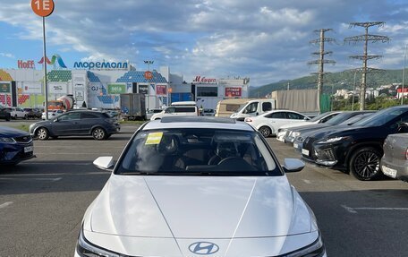 Hyundai Elantra, 2023 год, 2 530 000 рублей, 1 фотография