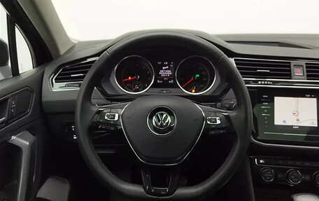 Volkswagen Tiguan II, 2020 год, 2 799 000 рублей, 11 фотография