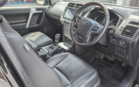 Toyota Land Cruiser Prado 150 рестайлинг 2, 2021 год, 3 500 000 рублей, 29 фотография