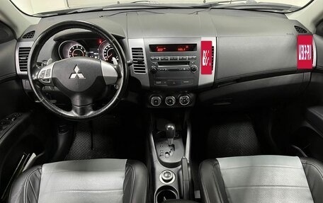 Mitsubishi Outlander III рестайлинг 3, 2011 год, 1 350 000 рублей, 9 фотография