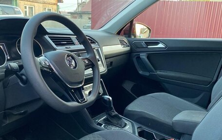 Volkswagen Tiguan II, 2017 год, 2 800 000 рублей, 5 фотография
