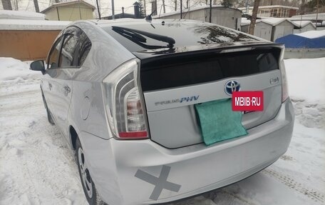 Toyota Prius, 2012 год, 1 290 000 рублей, 2 фотография
