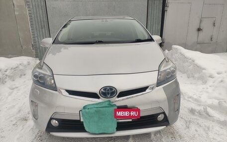 Toyota Prius, 2012 год, 1 290 000 рублей, 8 фотография
