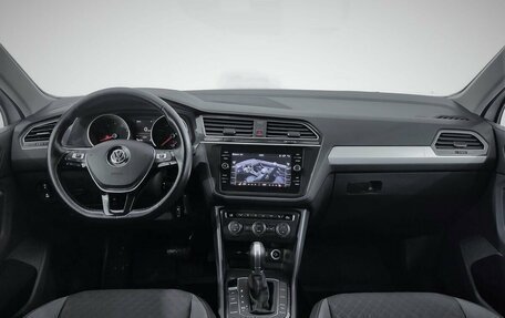 Volkswagen Tiguan II, 2017 год, 2 050 000 рублей, 5 фотография
