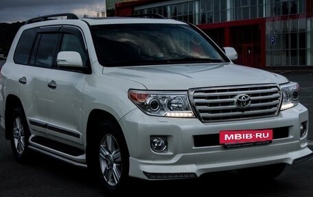 Toyota Land Cruiser 200, 2013 год, 4 810 000 рублей, 3 фотография