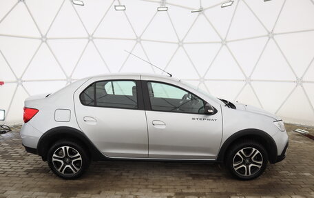 Renault Logan II, 2019 год, 1 403 000 рублей, 2 фотография