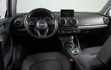 Audi A3, 2019 год, 2 047 000 рублей, 6 фотография