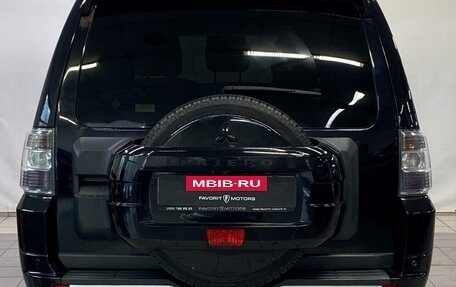 Mitsubishi Pajero IV, 2010 год, 1 990 000 рублей, 3 фотография