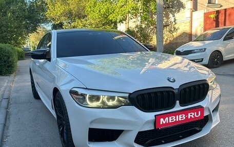 BMW 5 серия, 2018 год, 3 790 000 рублей, 2 фотография