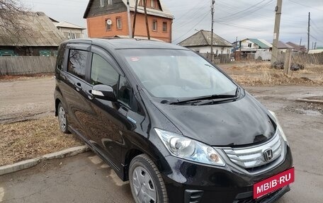 Honda Freed I, 2012 год, 1 320 000 рублей, 2 фотография