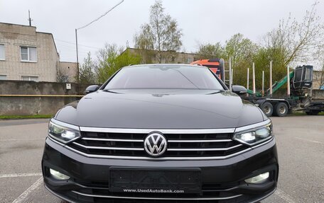 Volkswagen Passat B8 рестайлинг, 2019 год, 2 072 000 рублей, 9 фотография