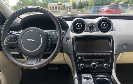 Jaguar XJ IV (X351), 2018 год, 5 500 000 рублей, 7 фотография