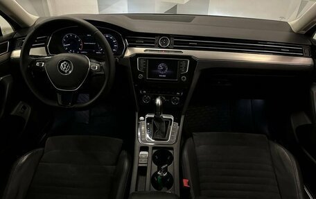 Volkswagen Passat B8 рестайлинг, 2016 год, 1 880 000 рублей, 8 фотография
