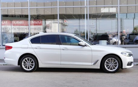BMW 5 серия, 2019 год, 3 098 000 рублей, 5 фотография