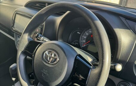 Toyota Vitz, 2017 год, 1 185 000 рублей, 3 фотография