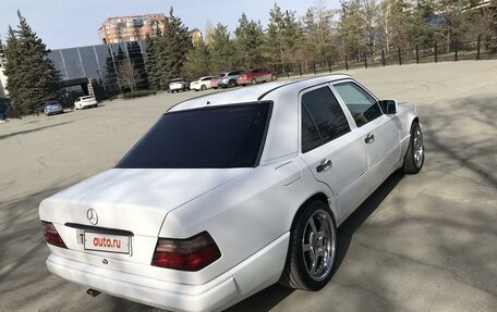 Mercedes-Benz W124, 1993 год, 550 000 рублей, 8 фотография