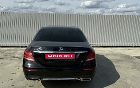 Mercedes-Benz E-Класс, 2019 год, 3 330 000 рублей, 3 фотография