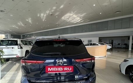 Toyota Highlander, 2022 год, 9 800 000 рублей, 6 фотография