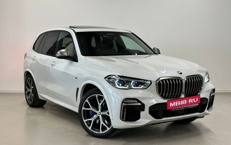 BMW X5, 2018 год, 6 080 000 рублей, 3 фотография