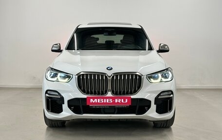BMW X5, 2018 год, 6 080 000 рублей, 2 фотография