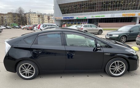 Toyota Prius, 2013 год, 1 490 000 рублей, 8 фотография