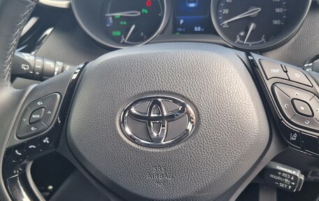 Toyota C-HR I рестайлинг, 2018 год, 2 500 000 рублей, 12 фотография