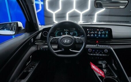 Hyundai Elantra, 2023 год, 2 650 000 рублей, 13 фотография