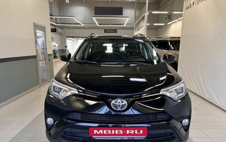 Toyota RAV4, 2017 год, 2 935 000 рублей, 2 фотография