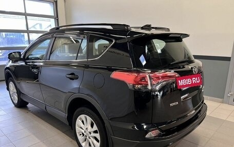Toyota RAV4, 2017 год, 2 935 000 рублей, 6 фотография