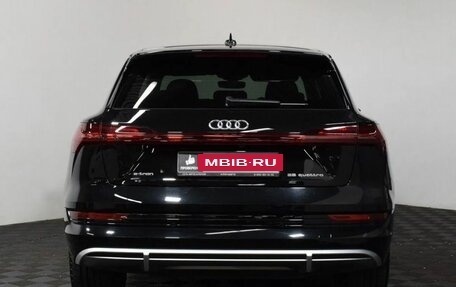 Audi e-tron I, 2021 год, 6 379 000 рублей, 4 фотография