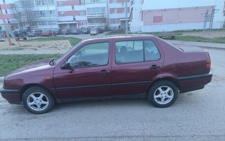 Volkswagen Vento, 1996 год, 300 000 рублей, 3 фотография