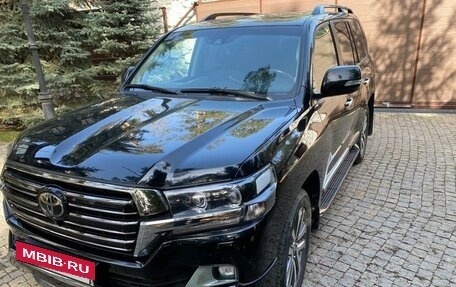Toyota Land Cruiser 200, 2018 год, 7 400 000 рублей, 7 фотография