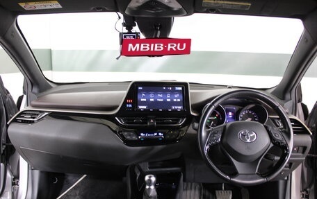 Toyota C-HR I рестайлинг, 2018 год, 2 350 000 рублей, 7 фотография