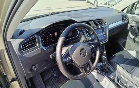 Volkswagen Tiguan II, 2017 год, 2 524 995 рублей, 10 фотография