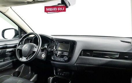 Mitsubishi Outlander III рестайлинг 3, 2019 год, 2 180 000 рублей, 9 фотография