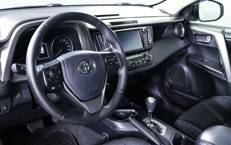 Toyota RAV4, 2017 год, 2 920 000 рублей, 14 фотография