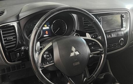 Mitsubishi Outlander III рестайлинг 3, 2013 год, 1 975 000 рублей, 14 фотография