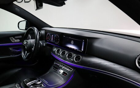 Mercedes-Benz E-Класс, 2019 год, 4 350 000 рублей, 14 фотография