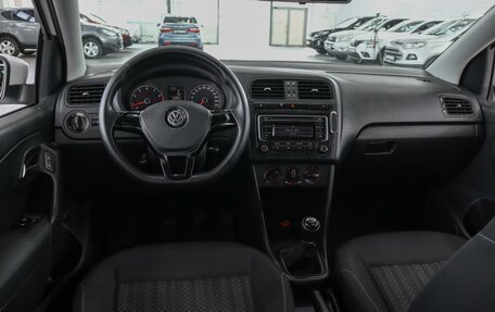 Volkswagen Polo VI (EU Market), 2015 год, 1 199 000 рублей, 6 фотография