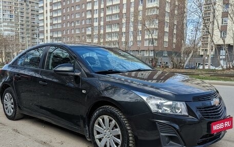 Chevrolet Cruze II, 2013 год, 999 000 рублей, 3 фотография