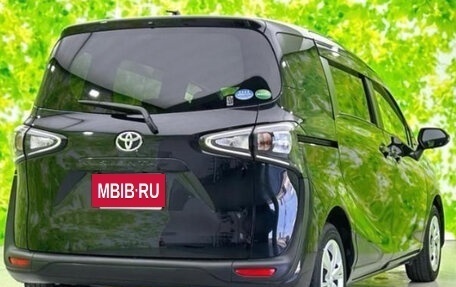 Toyota Sienta II, 2021 год, 1 070 000 рублей, 2 фотография