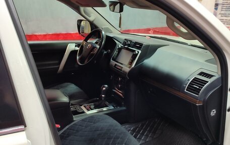 Toyota Land Cruiser Prado 150 рестайлинг 2, 2019 год, 5 995 000 рублей, 4 фотография