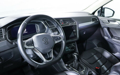 Volkswagen Tiguan II, 2021 год, 4 200 000 рублей, 14 фотография