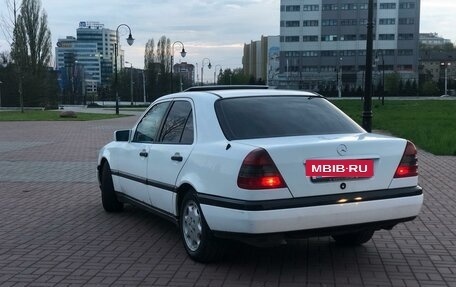 Mercedes-Benz C-Класс, 1996 год, 330 000 рублей, 4 фотография