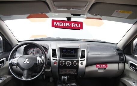 Mitsubishi Pajero Sport II рестайлинг, 2013 год, 1 690 000 рублей, 14 фотография