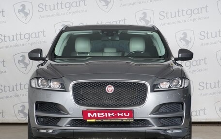 Jaguar F-Pace, 2017 год, 2 700 000 рублей, 3 фотография