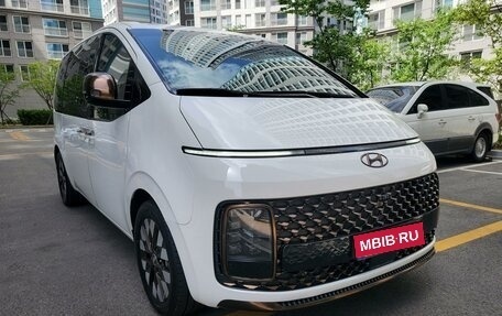 Hyundai Staria, 2021 год, 3 245 000 рублей, 1 фотография