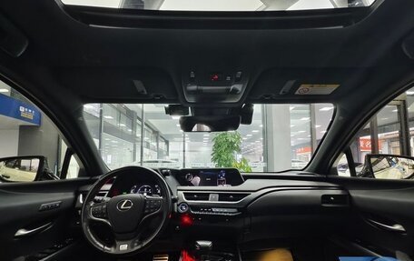 Lexus UX I, 2020 год, 3 461 000 рублей, 7 фотография