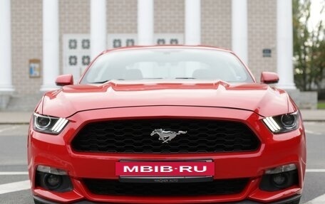 Ford Mustang VI рестайлинг, 2016 год, 2 600 000 рублей, 6 фотография
