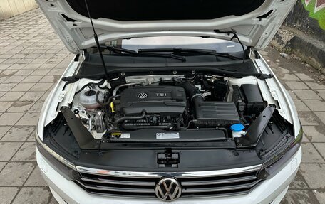 Volkswagen Passat B8 рестайлинг, 2017 год, 3 000 000 рублей, 12 фотография